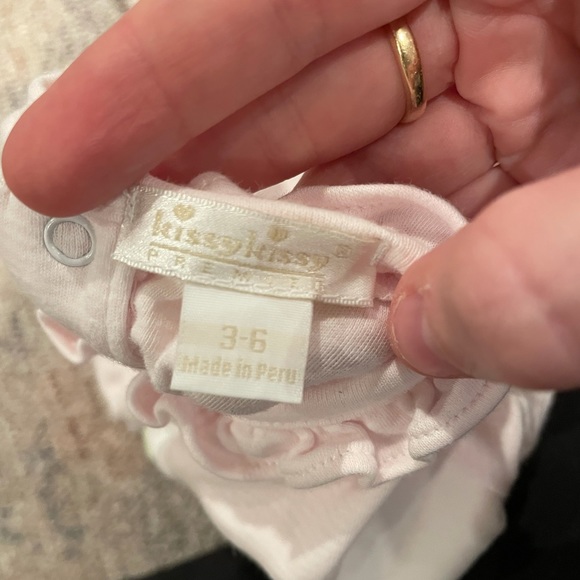 Kissy Kissy Romper - Picture 2 of 4